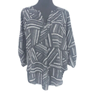 Lush Print V Neck Long Sleeve Round Hem Roll Tab Sleeve Small Boho Chic Feminine